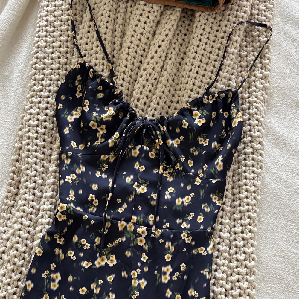 NWT RESA Navy Floral Dress with Spaghetti Straps